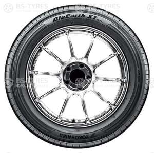 Yokohama BluEarth-XT AE61 215/60 R17 96V